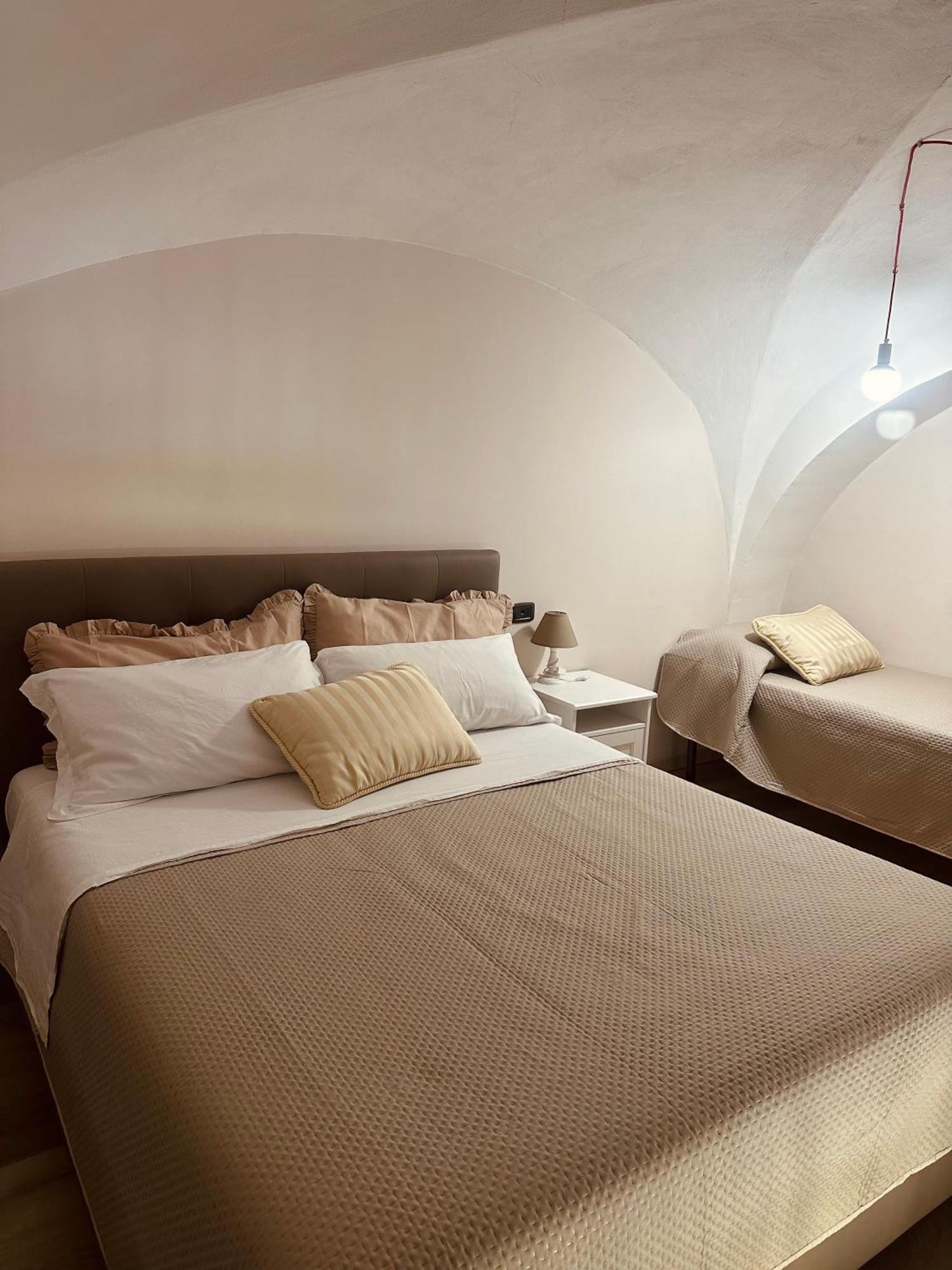Casa Historical Center Bed & Breakfast เนเปิลส์ ภายนอก รูปภาพ