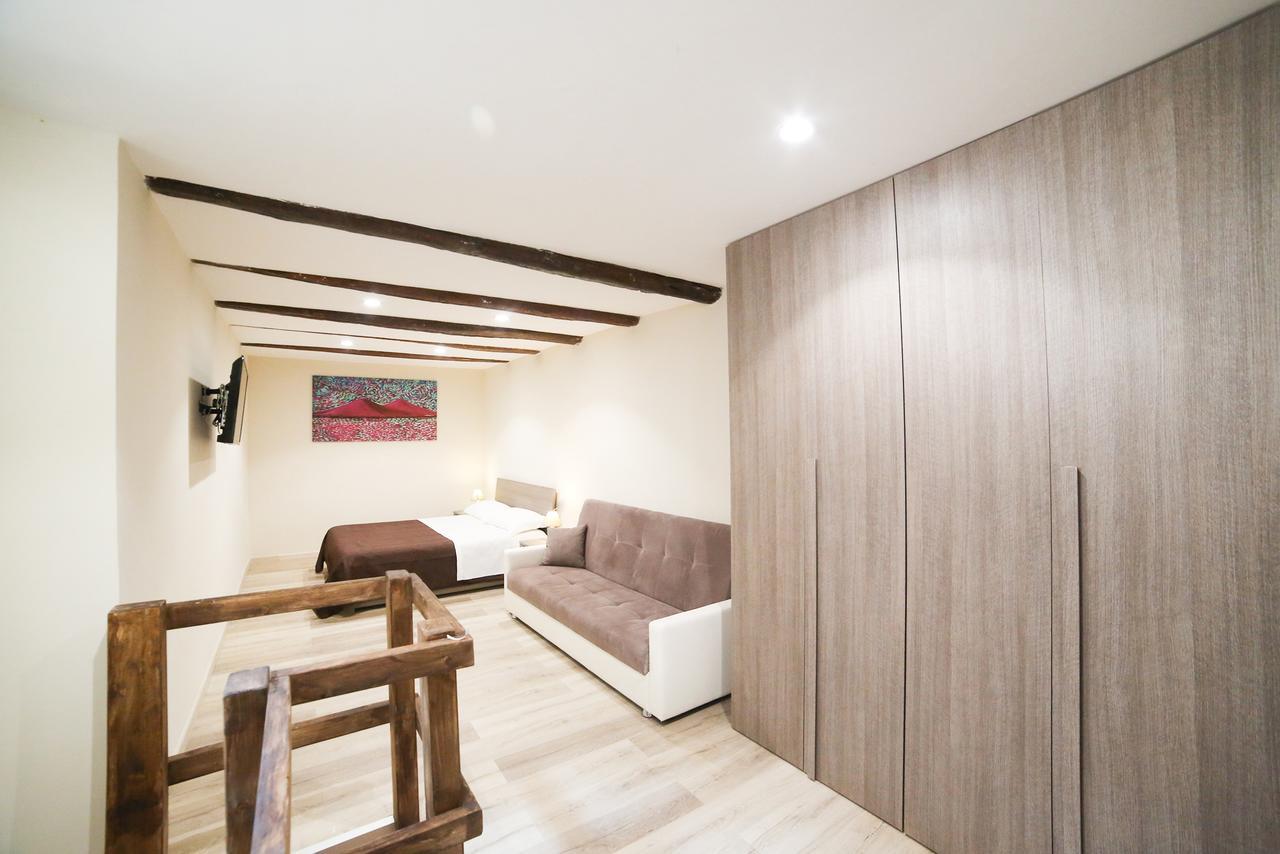 Casa Historical Center Bed & Breakfast เนเปิลส์ ภายนอก รูปภาพ